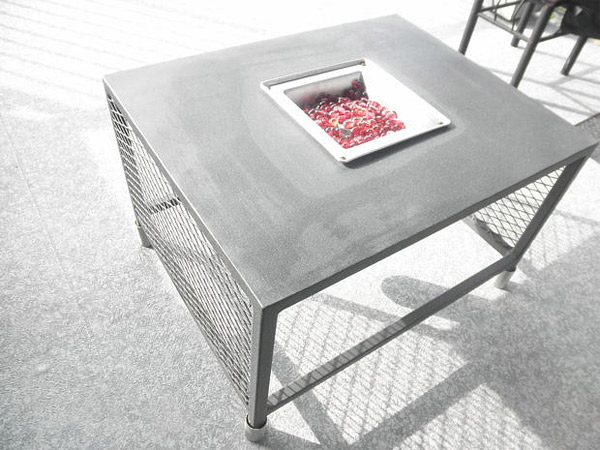 Τραπέζι κήπου με τζάκι