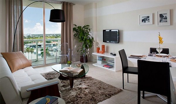 λωρίδες στους τοίχους